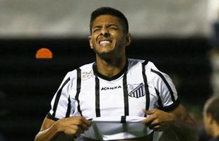 Lincom (atacante): um dos maiores artilheiros da histria do Bragantino, com 62 gols em 133 jogos, Lincom atua no Corinthians por emprstimo, mas dificilmente continua em 2016.