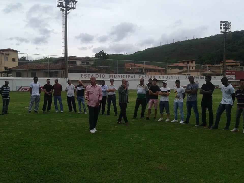 Villa Nova apresenta jogadores e comisso tcnica para 2016