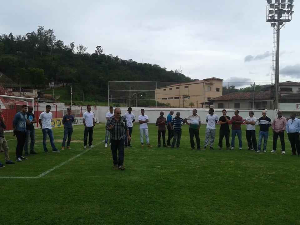 Villa Nova apresenta jogadores e comisso tcnica para 2016