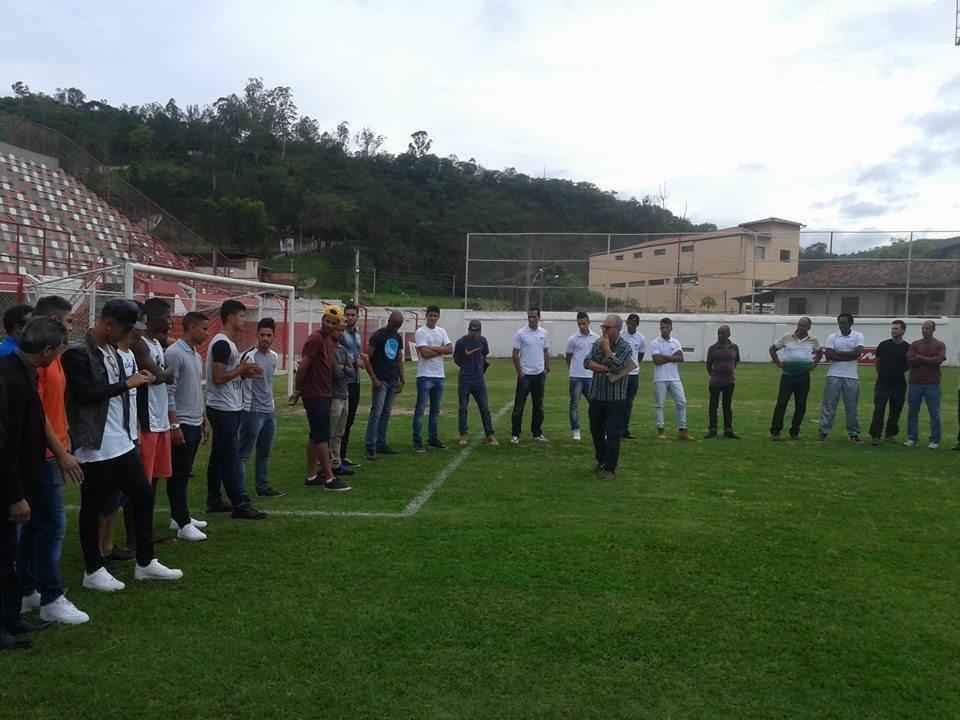 Villa Nova apresenta jogadores e comisso tcnica para 2016