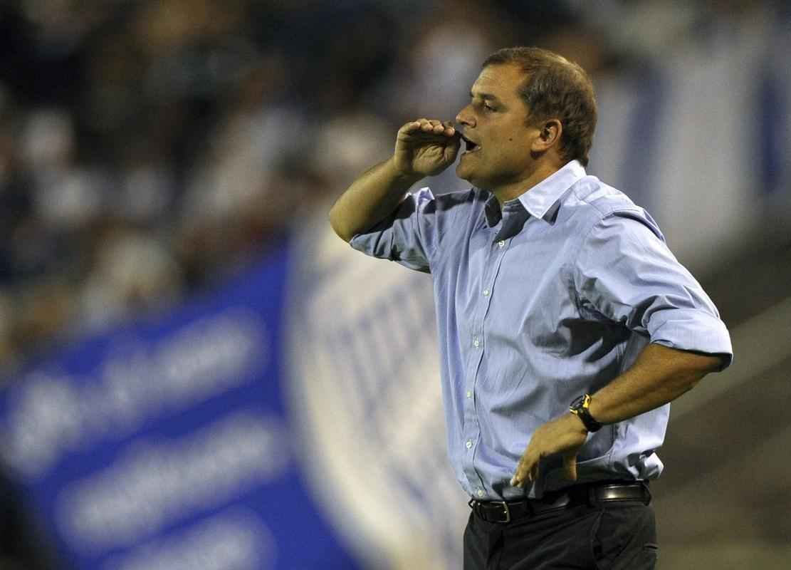 Confira imagens da carreira do tcnico uruguaio Diego Aguirre, novo comandante do Atltico