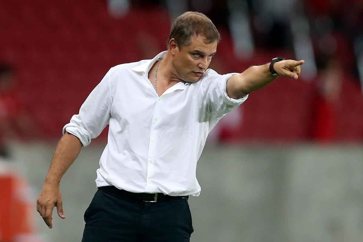 Confira imagens da carreira do tcnico uruguaio Diego Aguirre, novo comandante do Atltico