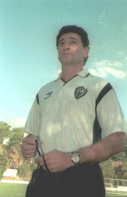 Dario Pereyra foi o ltimo uruguaio a comandar o Atltico, em 1999