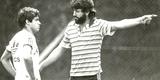 O tcnico uruguaio Oliveira, que comandou o Atltico em 1985, orienta o jogador Edivaldo