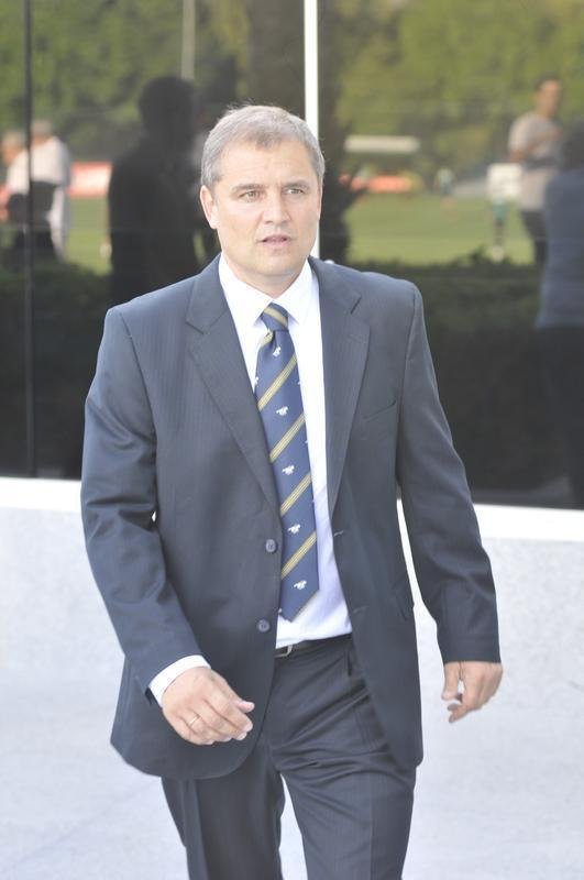 Diego Aguirre assinou contrato de dois anos com o Atltico e trouxe consigo o preparador fsico Jorge Fernando Pignatares e os auxiliares-tcnicos Juan Jos Verzeri e Raul Enrique Carrera