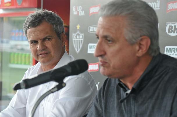 Alm do treino visando jogo no Mineiro, clube apresentou Carlinhos Neves e Maluf concedeu entrevista