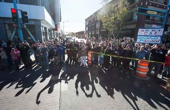 Holly Holm  recebida por multido em Albuquerque