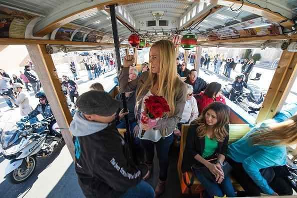 Holly Holm  recebida por multido em Albuquerque