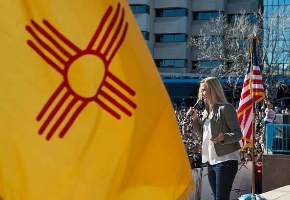 Holly Holm  recebida por multido em Albuquerque