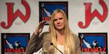 Holly Holm  recebida por multido em Albuquerque
