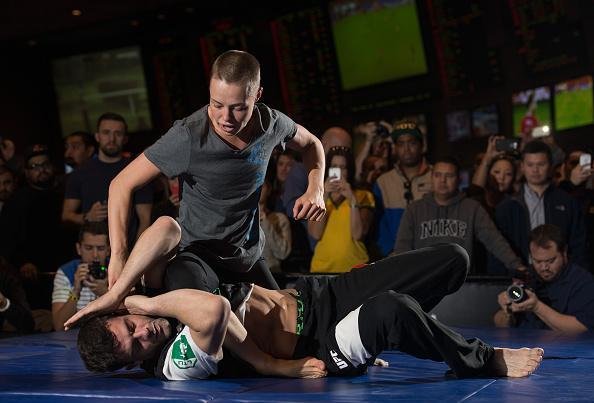 Rose Namajunas, que enfrenta Paige VanZant na luta principal