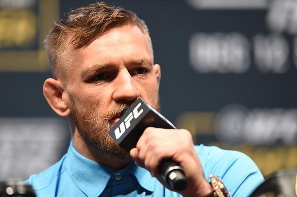 Super coletiva do UFC em Las Vegas - Conor McGregor na coletiva 