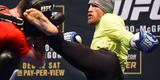 Imagens do treino aberto do UFC 194 - McGregor afia chutes na atividade