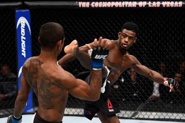 Aljamain Sterling venceu Johnny Eduardo com finalizao no segundo round