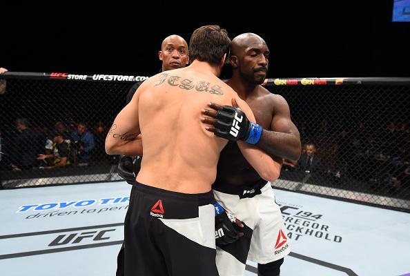 Antnio Cara de Sapato x Kevin Casey termina em No Contest aps dedo no olho aos 11 segundos