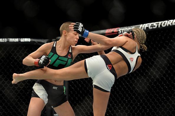Em confronto entre tops do peso palha, Rose Namajunas domina Paige VanZant e vence por finalizao, a 2min25seg do quinto round