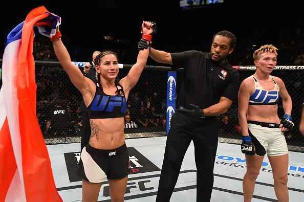 Tecia Torres (luvas vermelhas) venceu Jocelyn Jones-Lybarger por decisão unânime
