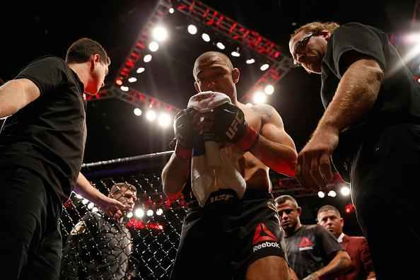 Imagens do incrvel nocaute de Conor McGregor sobre Jos Aldo