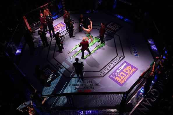 Imagens do incrvel nocaute de Conor McGregor sobre Jos Aldo