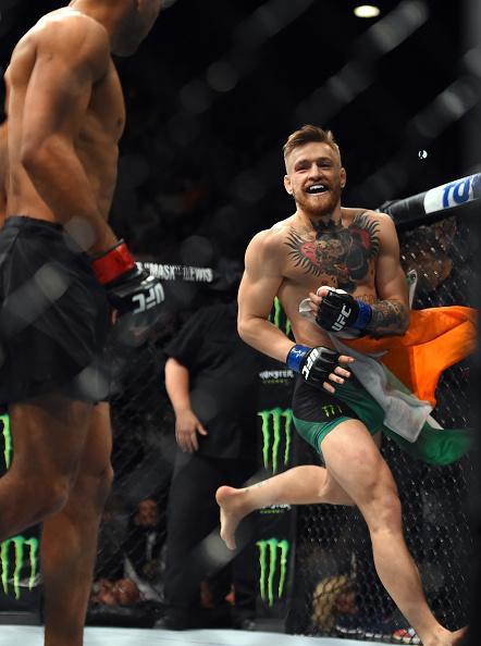 Imagens do incrvel nocaute de Conor McGregor sobre Jos Aldo