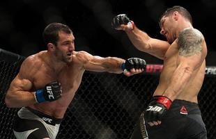 Fotos da batalha entre Luke Rockhold e Chris Weidman