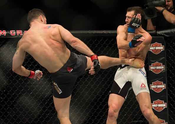 Fotos da batalha entre Luke Rockhold e Chris Weidman