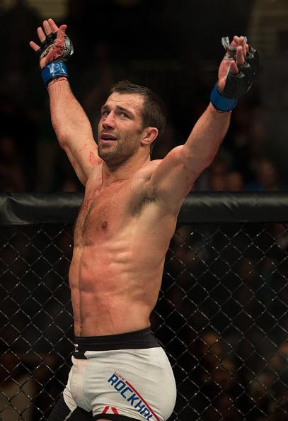 Fotos da batalha entre Luke Rockhold e Chris Weidman