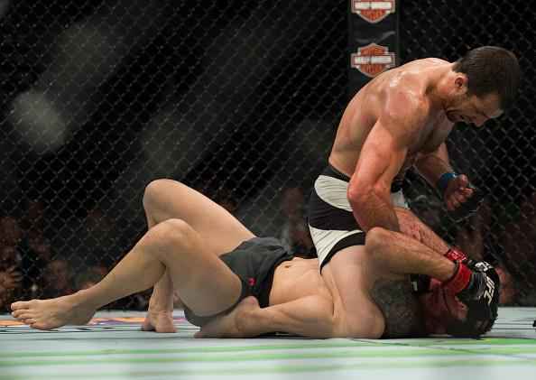 Fotos da batalha entre Luke Rockhold e Chris Weidman