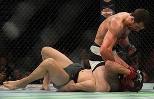 Fotos da batalha entre Luke Rockhold e Chris Weidman