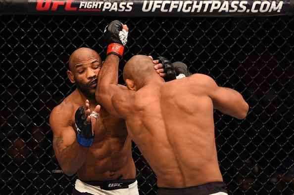 Imagens da polmica derrota de Ronaldo Jacar no UFC 194