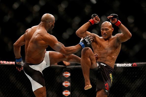 Imagens da polmica derrota de Ronaldo Jacar no UFC 194