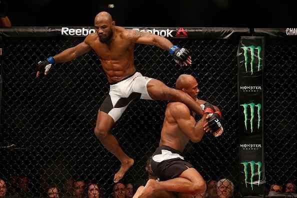 Imagens da polmica derrota de Ronaldo Jacar no UFC 194