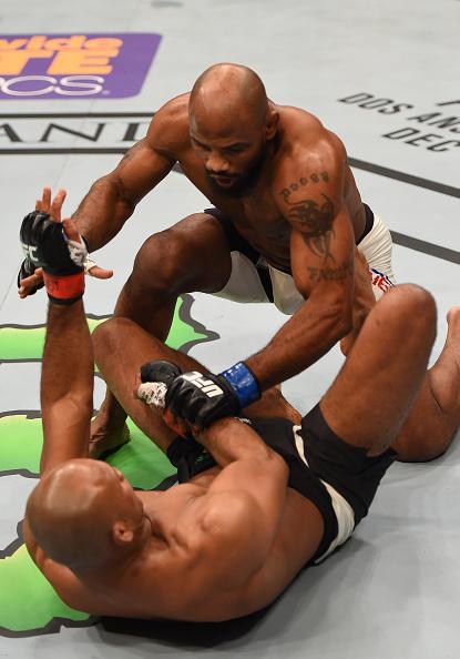 Imagens da polmica derrota de Ronaldo Jacar no UFC 194