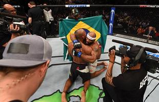 Imagens da polmica derrota de Ronaldo Jacar no UFC 194