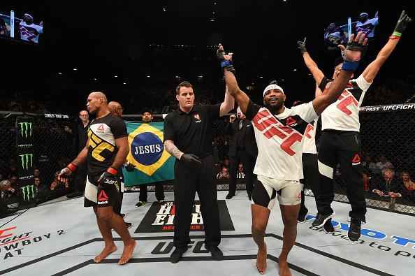 Imagens da polmica derrota de Ronaldo Jacar no UFC 194