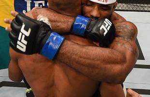 Imagens da polmica derrota de Ronaldo Jacar no UFC 194