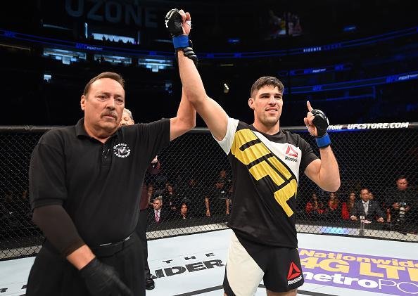 Vicente Luque venceu Hayder Hassan por finalizao a 2min13seg do primeiro round