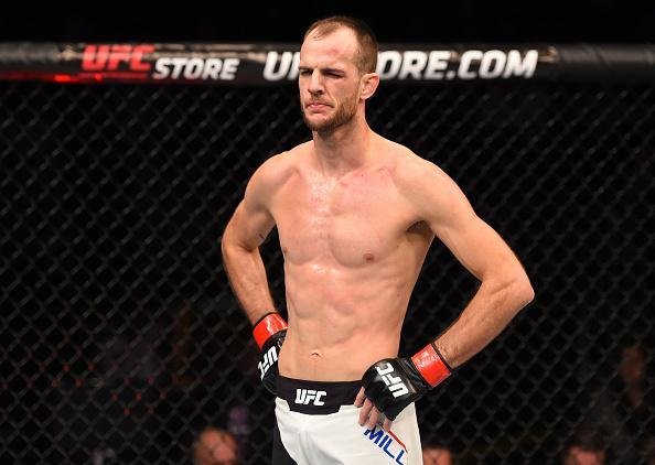 Luta entre Cole Miller e Jim Alers terminou sem resultado (No Contest). Alers acertou dedo acidentalmente no olho de MIller, que no teve condies de seguir no combate