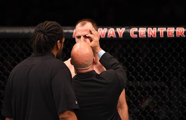 Luta entre Cole Miller e Jim Alers terminou sem resultado (No Contest). Alers acertou dedo acidentalmente no olho de MIller, que no teve condies de seguir no combate