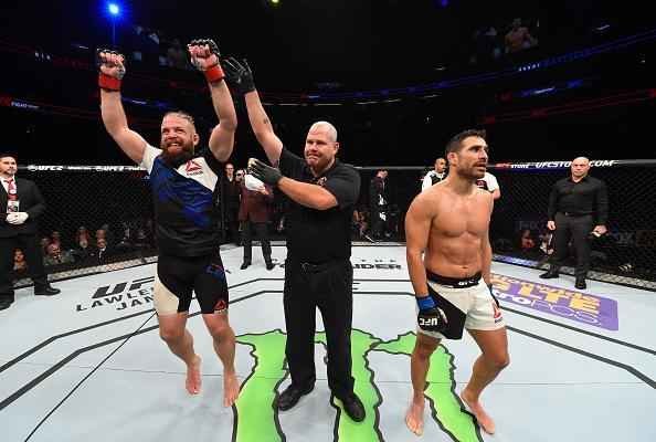 Nik Lentz venceu Danny Castillo por deciso dividida