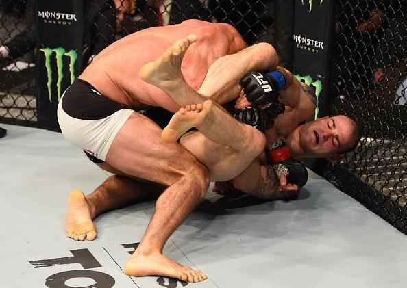 Tamdan McCrory venceu Josh Samman por finalizao no terceiro round