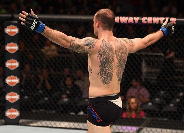 Tamdan McCrory venceu Josh Samman por finalizao no terceiro round