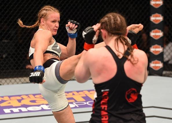 Valentina Shevchenko vence Sarah Kaufman por deciso dividida