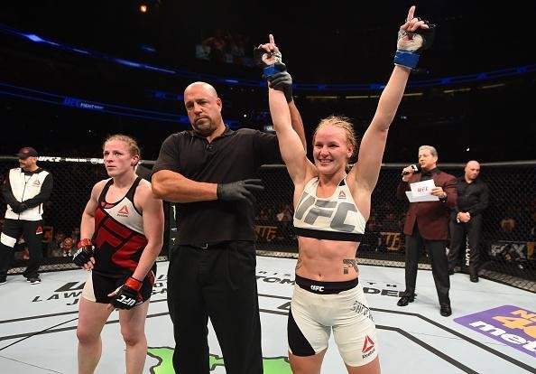 Valentina Shevchenko vence Sarah Kaufman por deciso dividida