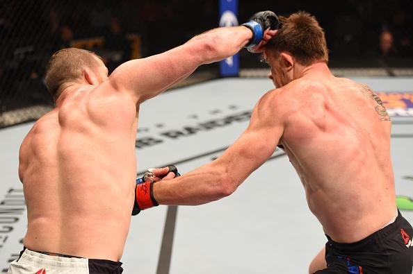 Nate Marquardt venceu CB Dollaway por nocaute a 28seg do segundo round