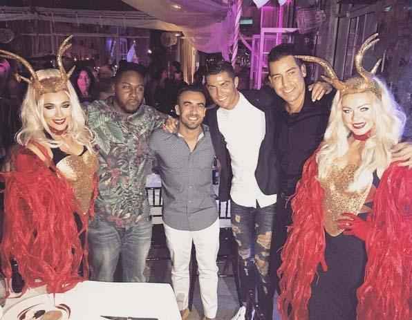 Cristiano Ronaldo, do Real Madrid: 'Merry Christmas everyone!!'