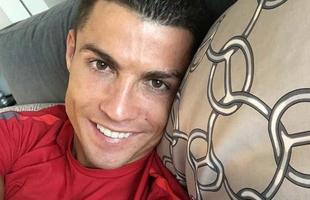 Cristiano Ronaldo, do Real Madrid: 'Cristiano Ronaldo - Happy Christmas fans love you'