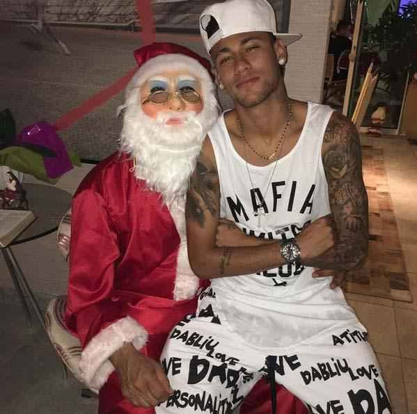 Neymar, do Barcelona: 'Feliz Natal, eu e meu PAPAI Noel'
