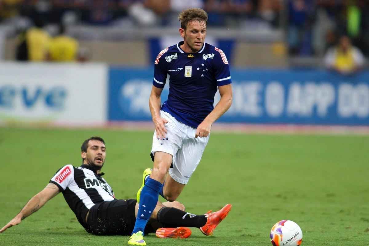 O lateral-direito Fabiano defendeu o Cruzeiro em 20 jogos na temporada 2015 e marcou um gol