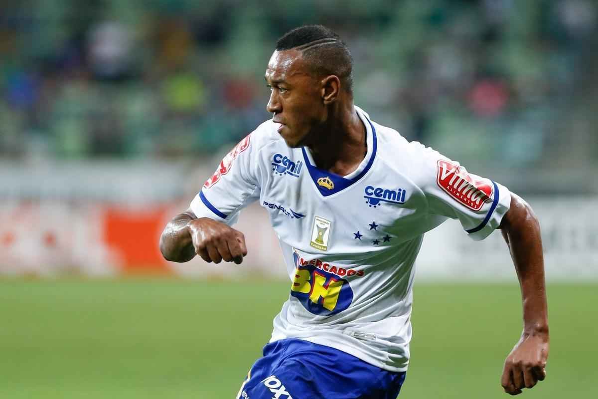 Fabrcio chegou ao Cruzeiro emprestado pelo Internacional e encerrou a temporada como titular. O lateral-esquerdo disputou 29 jogos, marcou um gol e deu uma assistncia